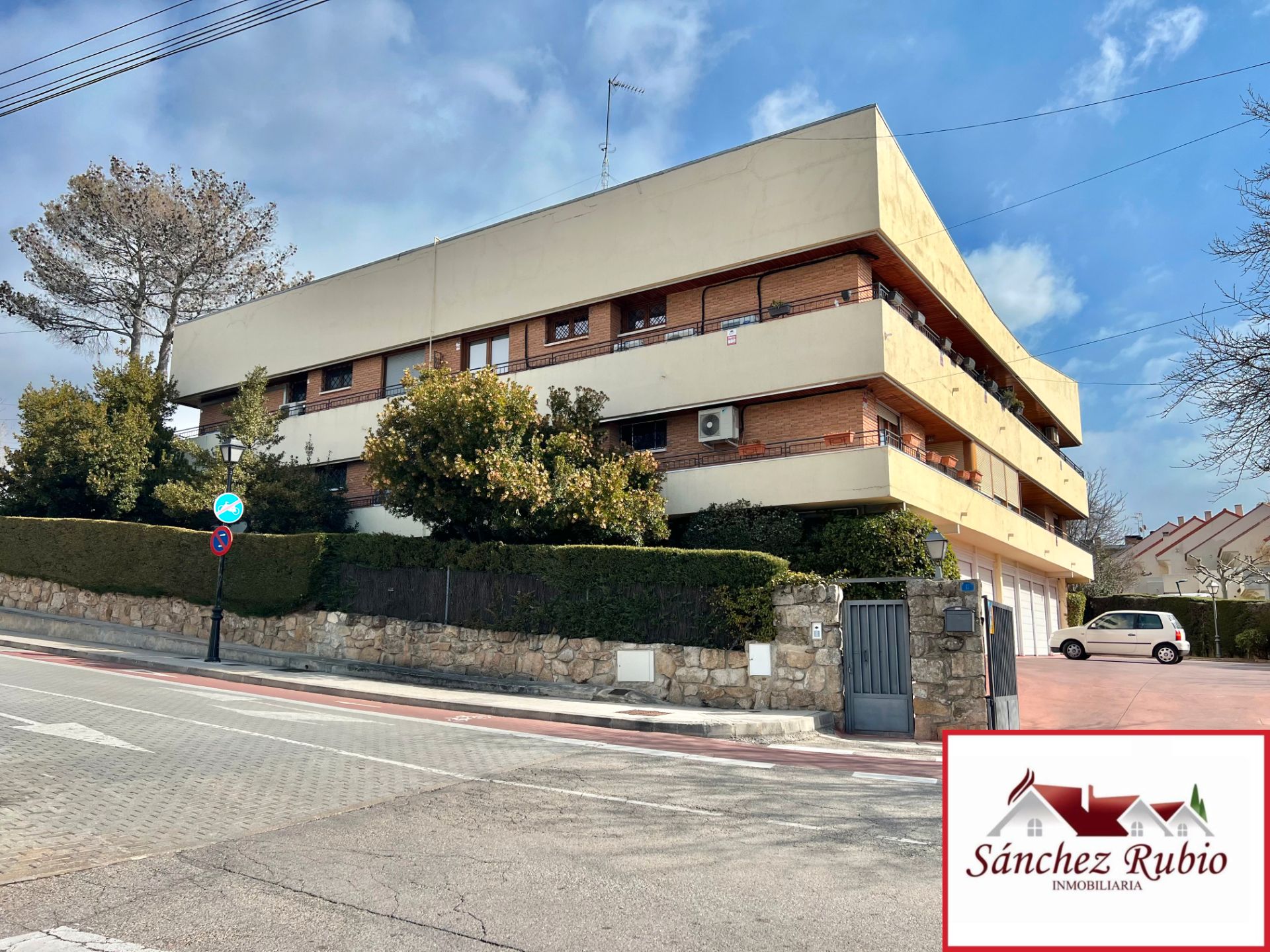 Vista exterior de Pis de lloguer en Torrelodones amb Aire condicionat, Calefacció i Parquet
