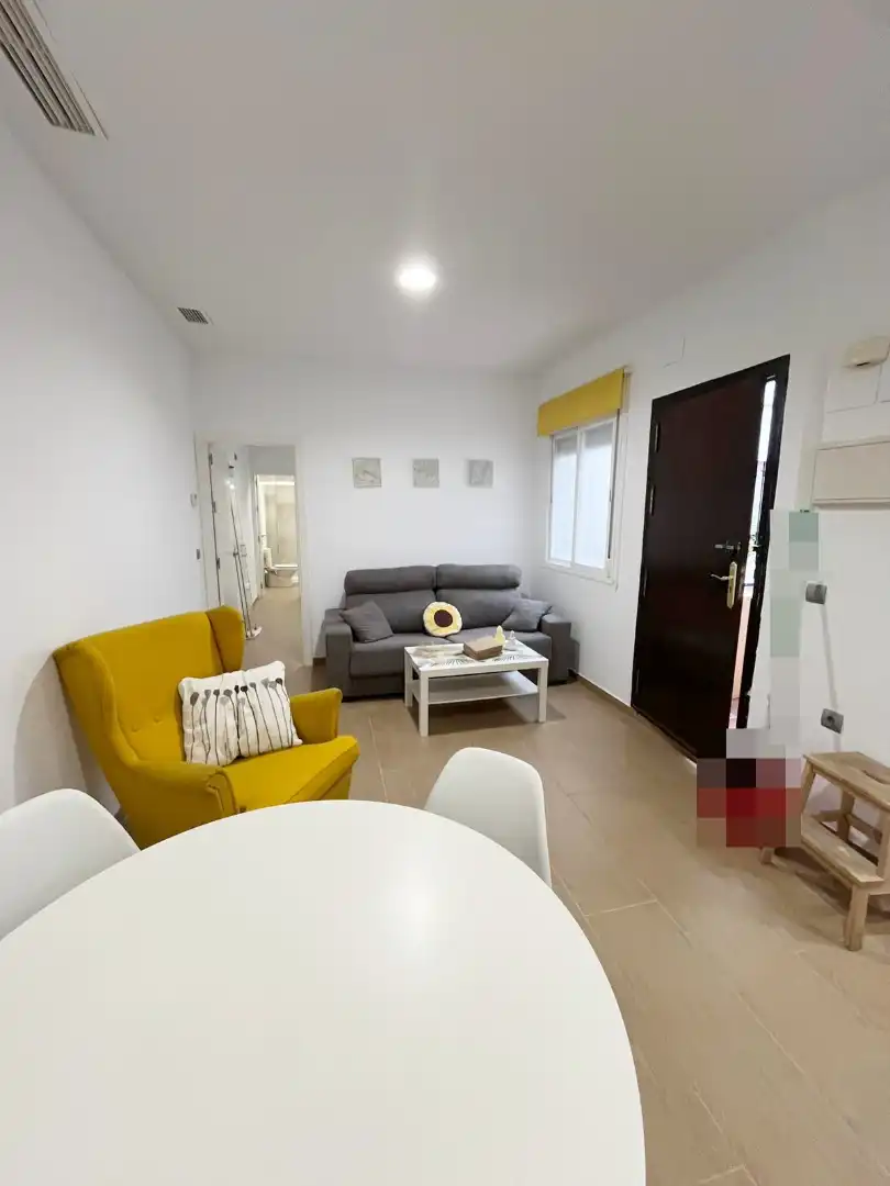 Sala d'estar de Apartament en venda en Córdoba amb Aire condicionat, Calefacció i Moblat