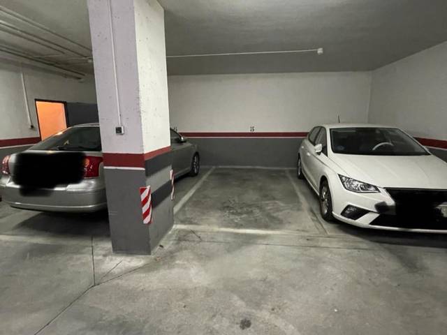 Garaje en Venta en Calle Alcalá, 444 en Simancas