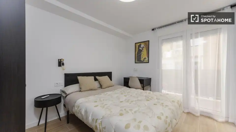 Bedroom of Flat for rent in Valencia  with Air Conditioner, Heating and Furnished