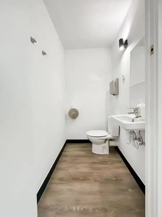 Baño de Oficina de alquiler en Madrid con Aire acondicionado y Amueblado