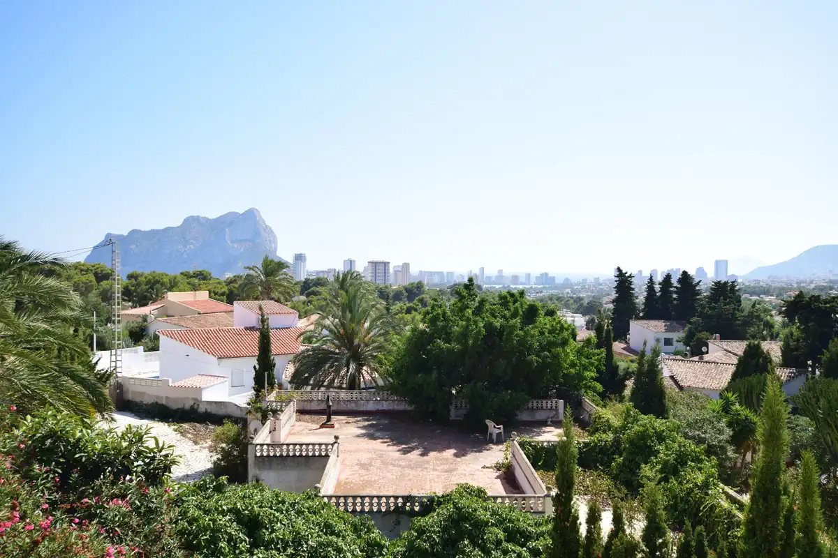 Detached house with pool for sale in Carrió - La Merced - Los Pinos