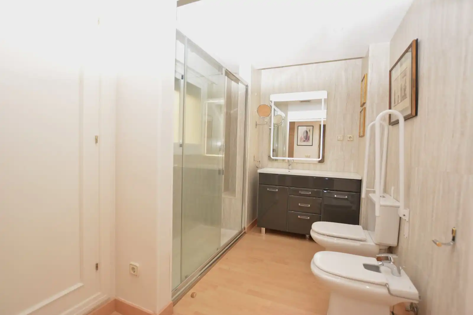 Baño de Apartamento en venta en Marbella con Terraza, Trastero y Amueblado