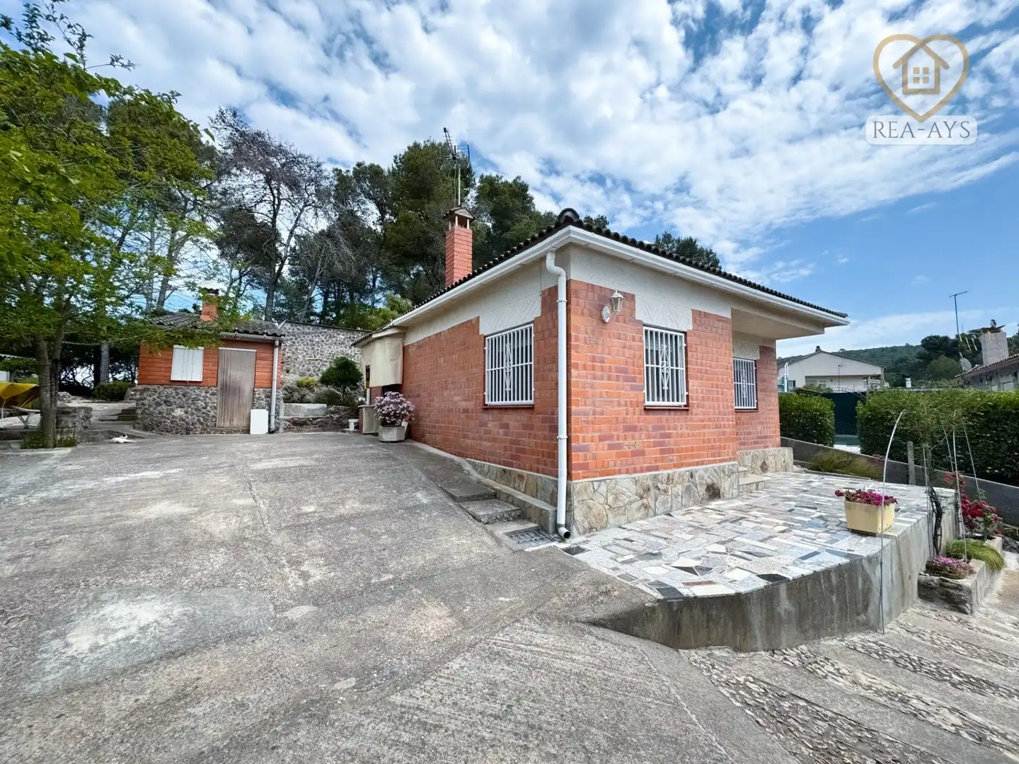 Vista exterior de Casa o chalet en venta en Vallirana con Calefacción, Jardín privado y Terraza