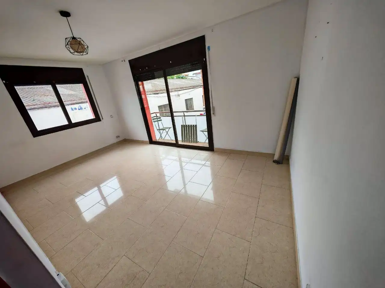 Vista exterior de Pis de lloguer en Vilanova i la Geltrú amb Aire condicionat i Calefacció