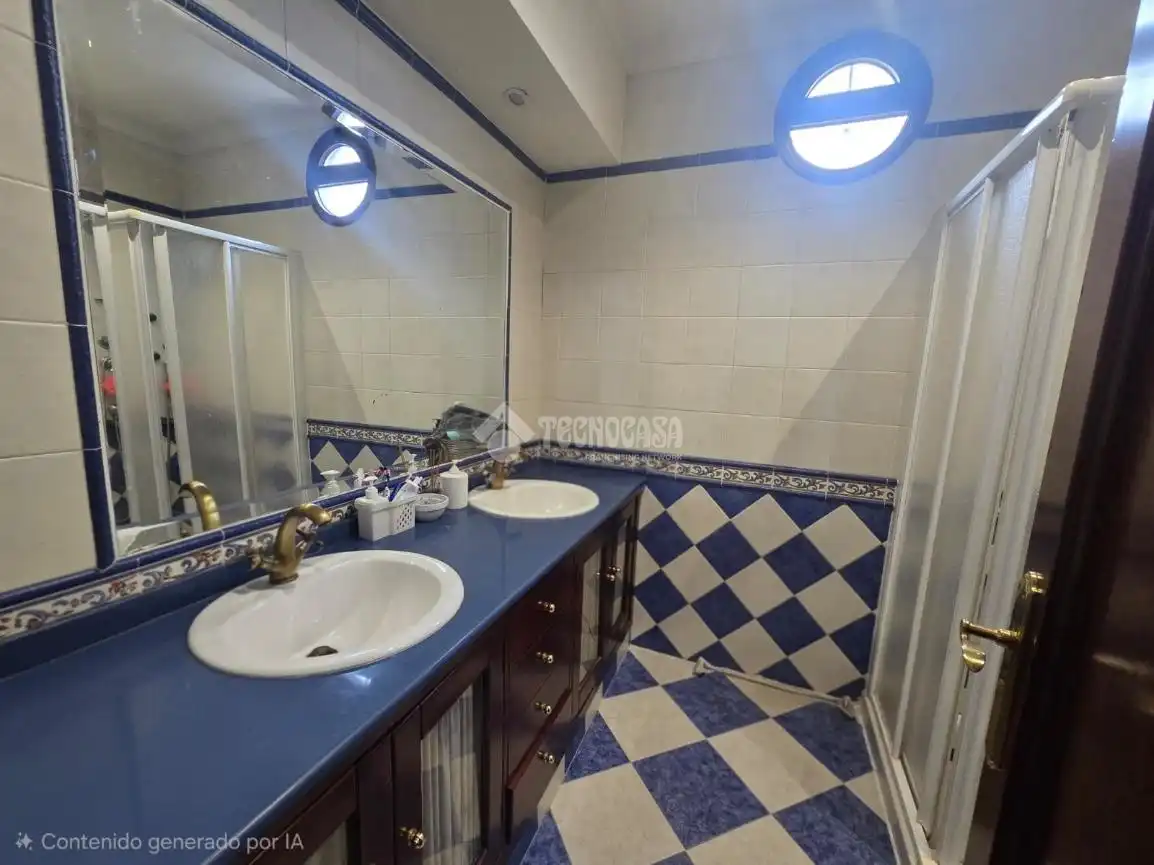 Casa adosada en venta en Morón de la Frontera