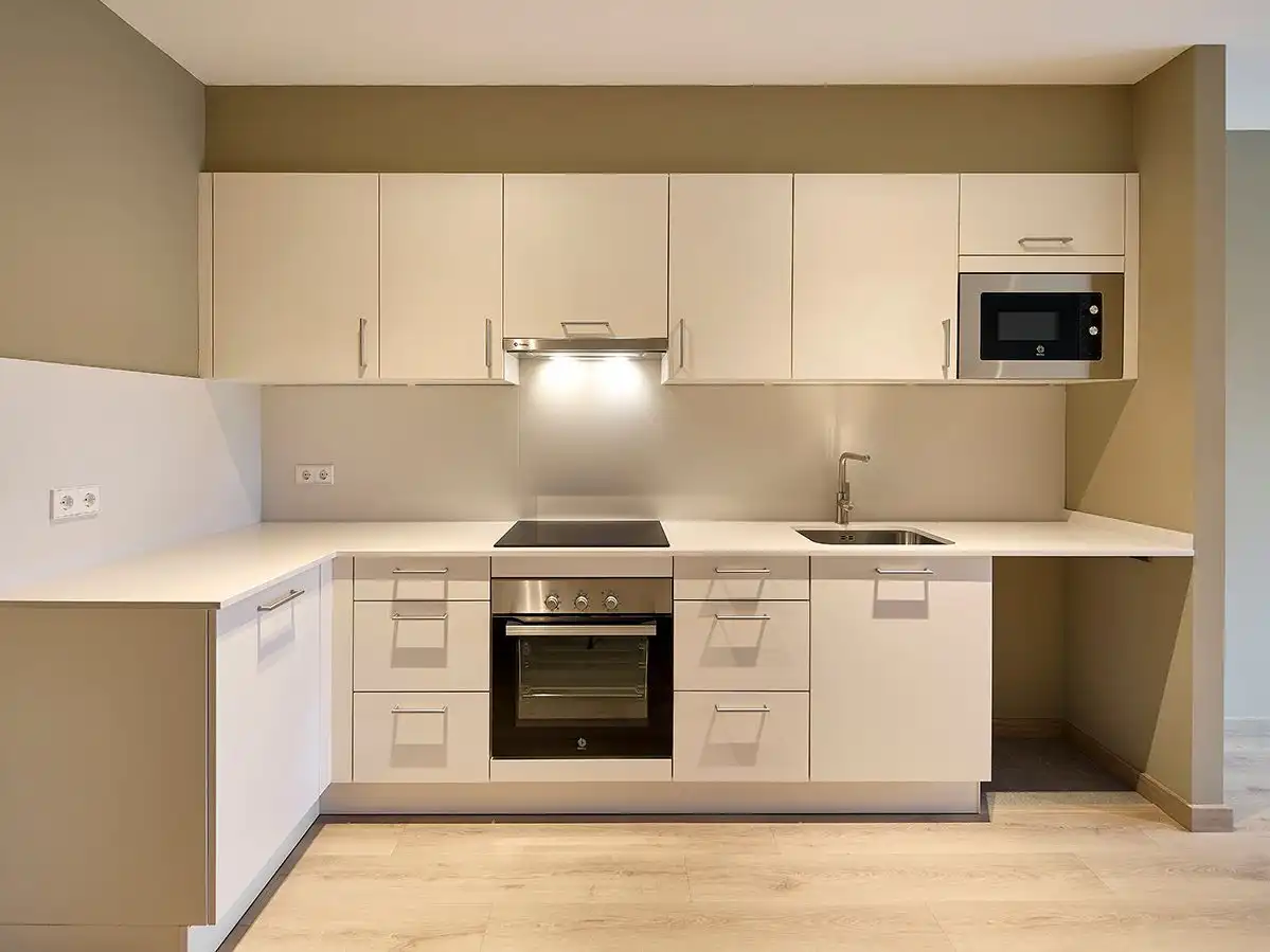 Cuina de Pis de lloguer en Barcelona amb Aire condicionat, Calefacció i Parquet