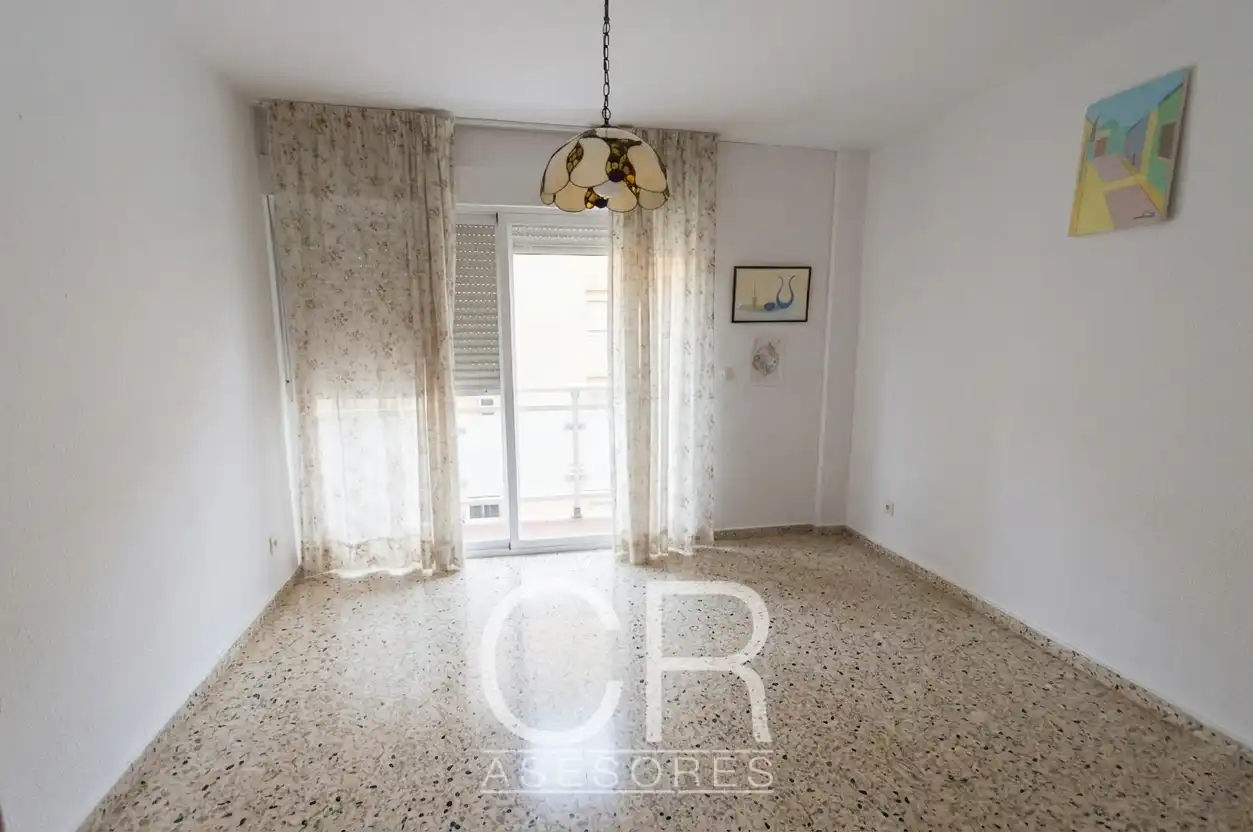 Sala de estar de Piso de alquiler en Granada con Aire acondicionado, Calefacción y Balcón