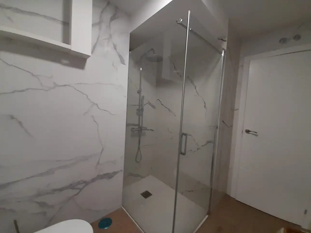 Baño de Piso de alquiler en Madrid con Aire acondicionado, Calefacción y Parquet
