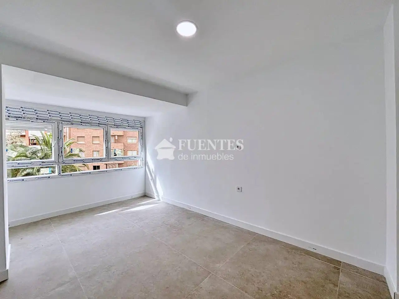 Habitación de Piso en venta en Alicante / Alacant con Trastero y Alarma