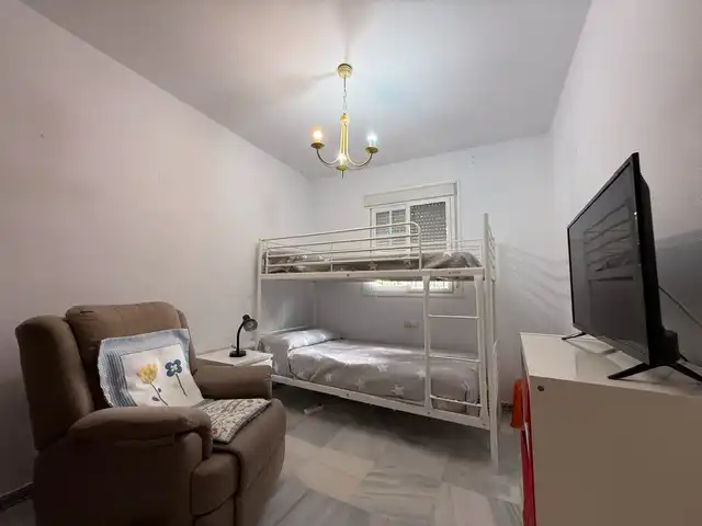 Dormitori de Casa o xalet en venda en Chiclana de la Frontera amb Aire condicionat, Terrassa i Moblat