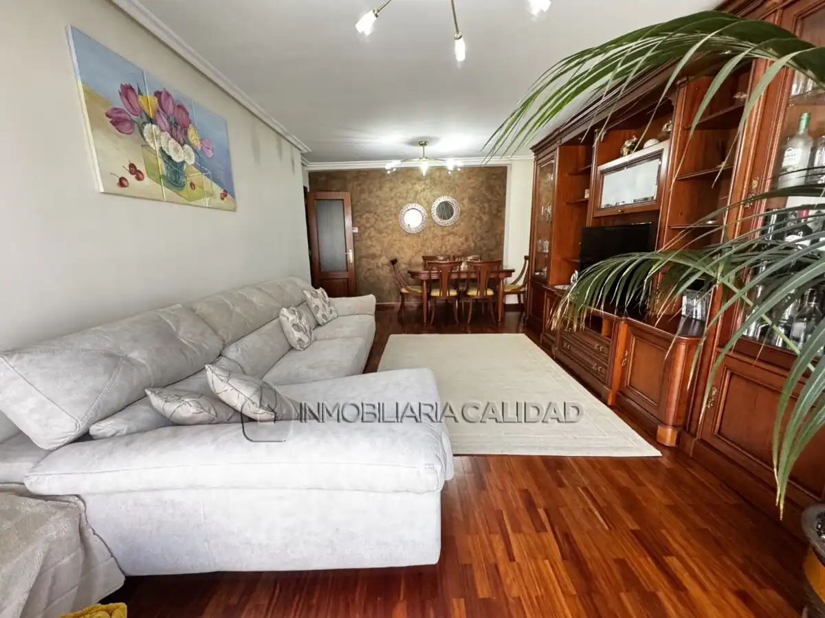 Sala de estar de Piso en venta en Burgos con Calefacción, Terraza y Trastero