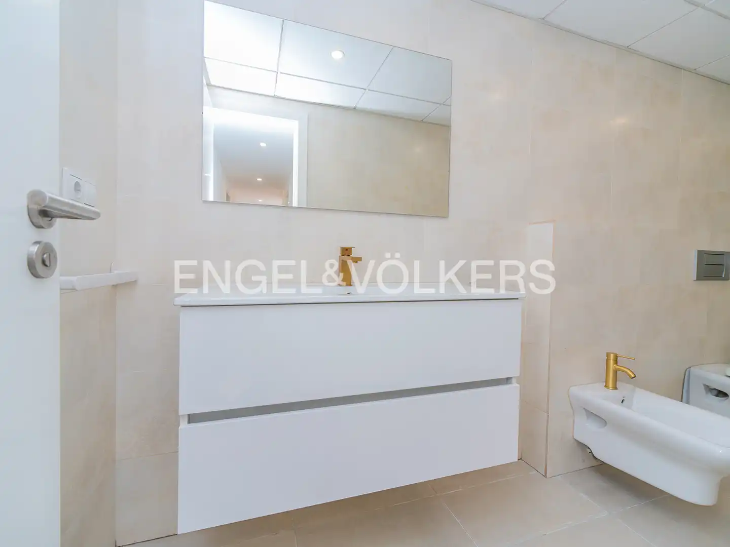 Bathroom of Flat for rent in Alicante / Alacant  with Air Conditioner, Heating and Furnished