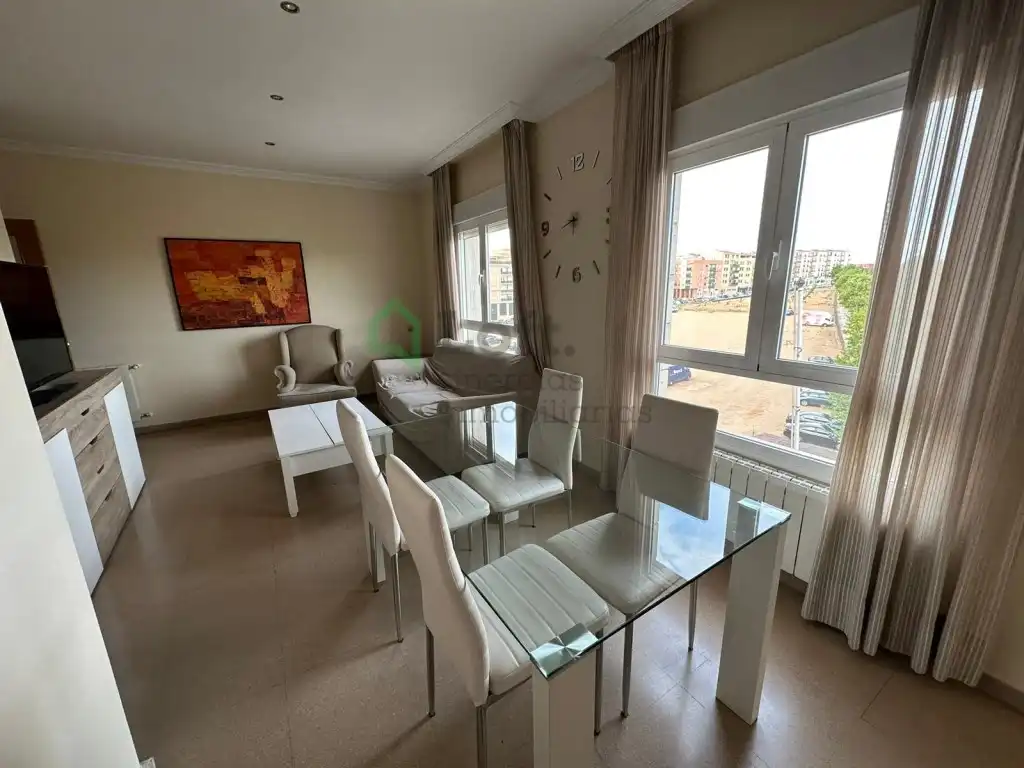 Apartamento de alquiler en Maria Auxiliadora - Barriada de Llera