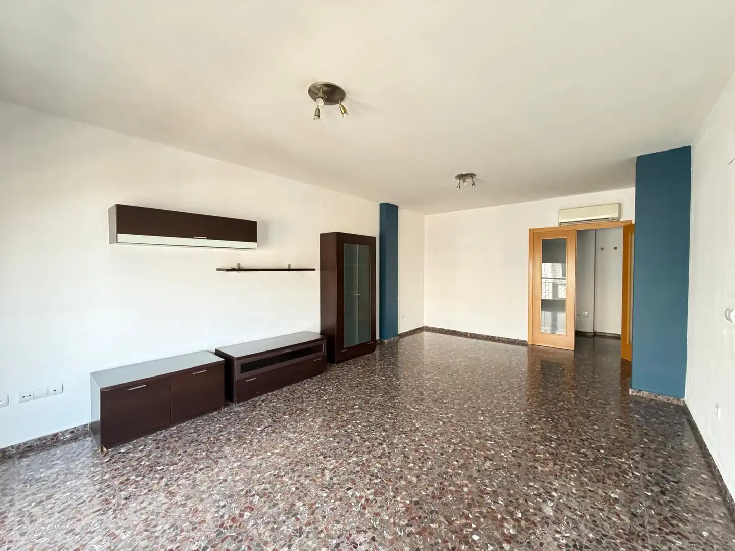 Sala de estar de Piso de alquiler en Carlet con Aire acondicionado, Calefacción y Horno