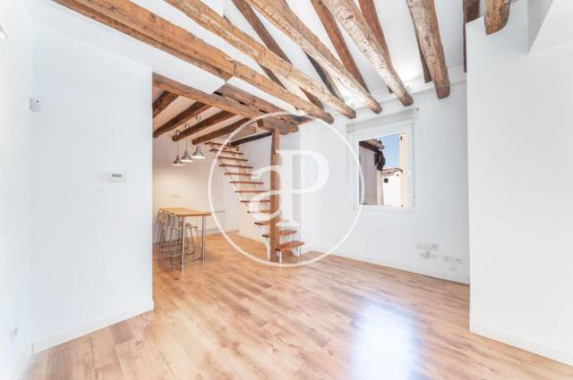 Piso en Alquiler en C. del León en Cortes - Huertas