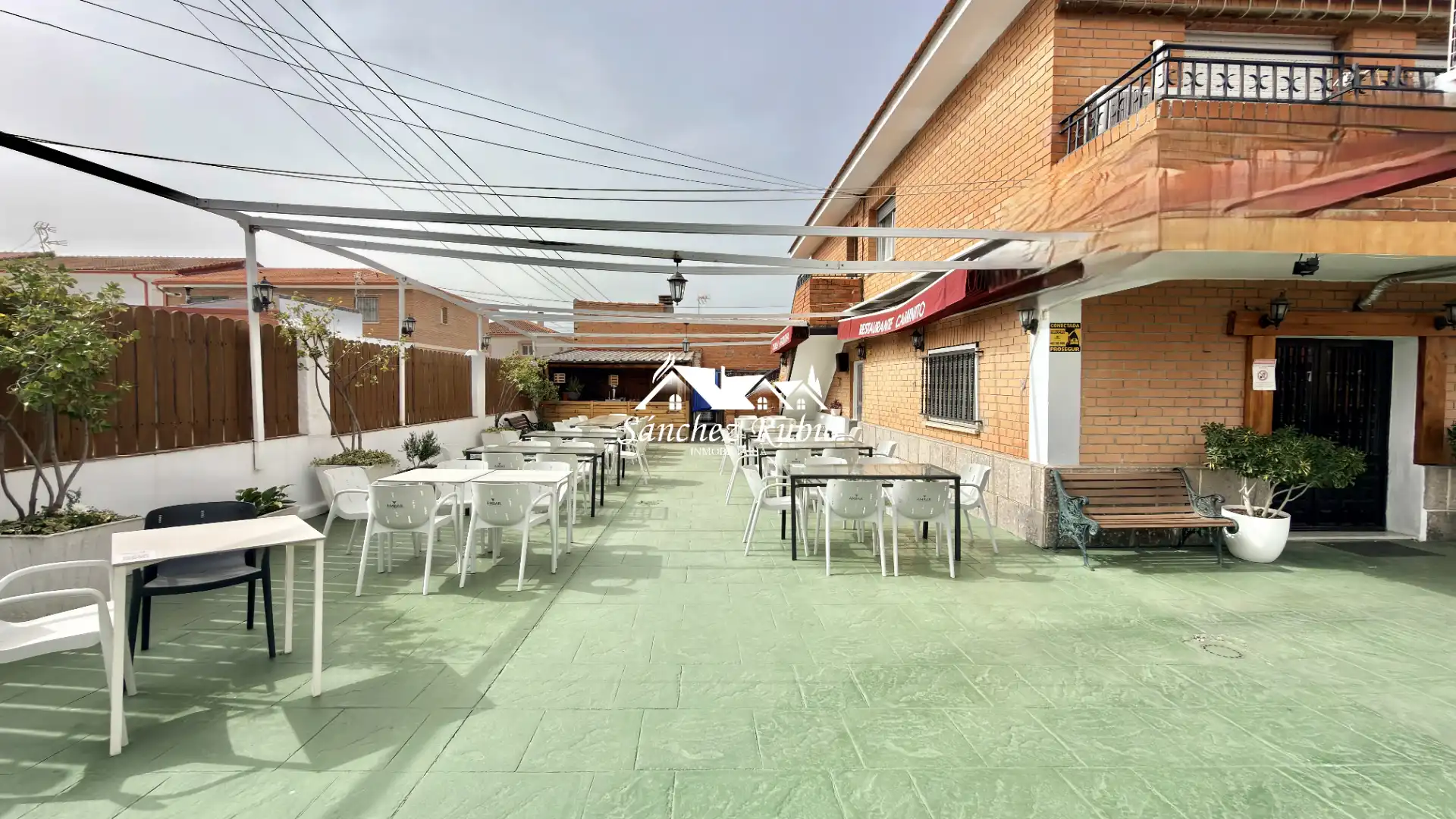 Terrassa de Local en venda en Torres de la Alameda amb Aire condicionat, Calefacció i Parquet