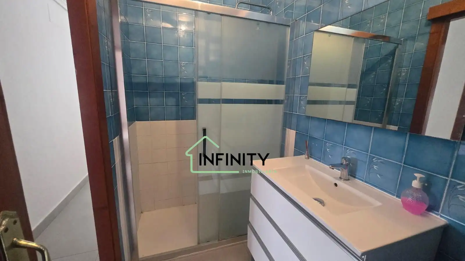 Bathroom of Houses for sale in Tavernes de la Valldigna  with Balcony