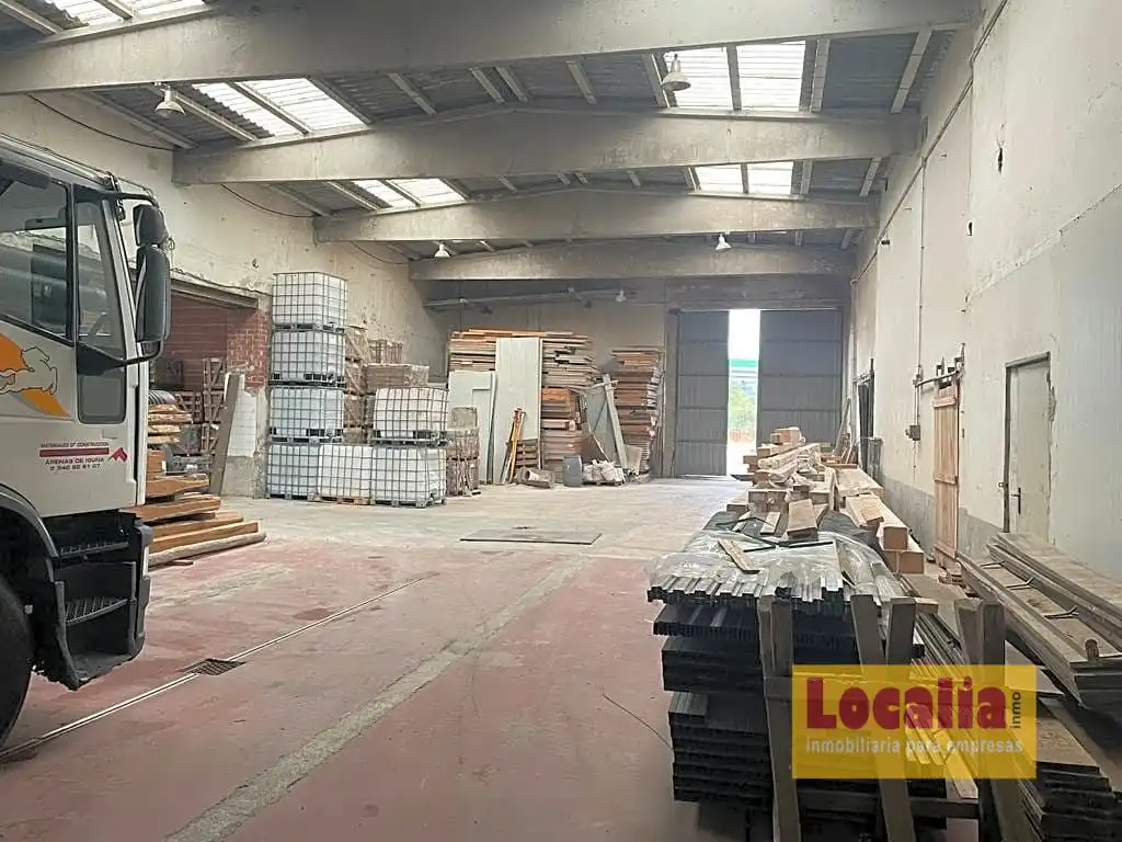 Fabrikhallen zur Miete in Arenas de Iguña