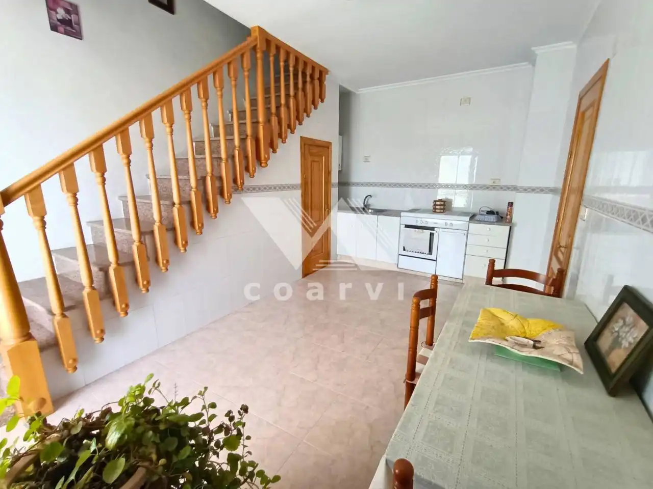 Küche von Wohnung zum Verkauf in Trasmiras mit Privatgarten, Terrasse und Möbliert