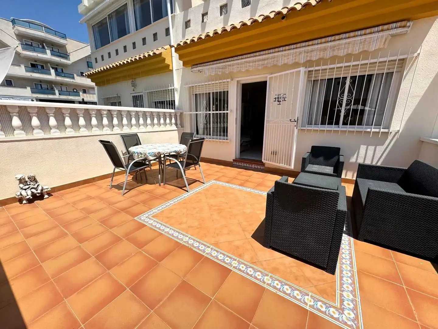 Adosado con terraza en venta en Calle Calle Mar