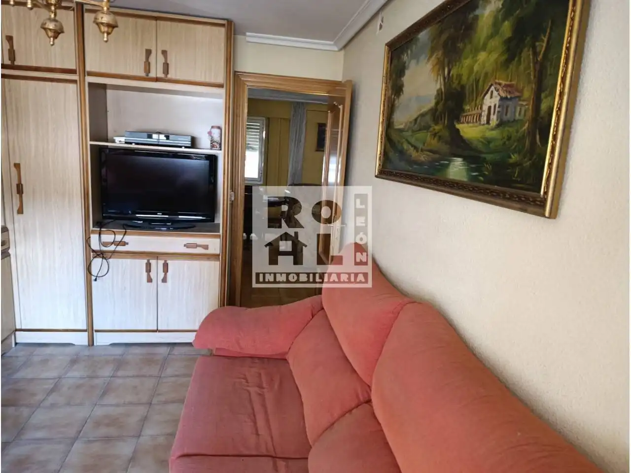 Sala de estar de Piso en venta en León Capital  con Calefacción y Terraza