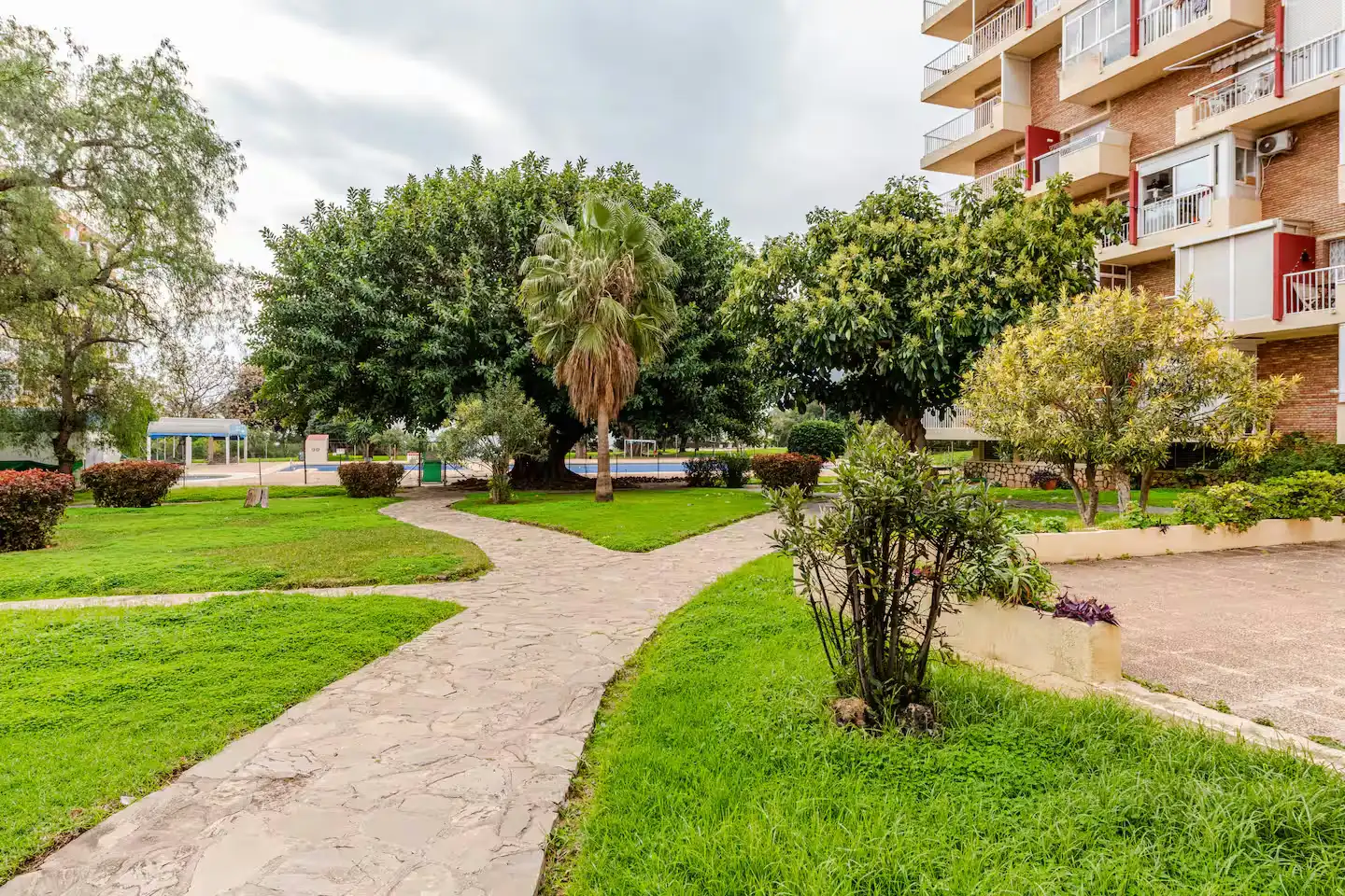 Vista exterior de Planta baixa en venda en Benalmádena amb Terrassa, Moblat i Piscina comunitària
