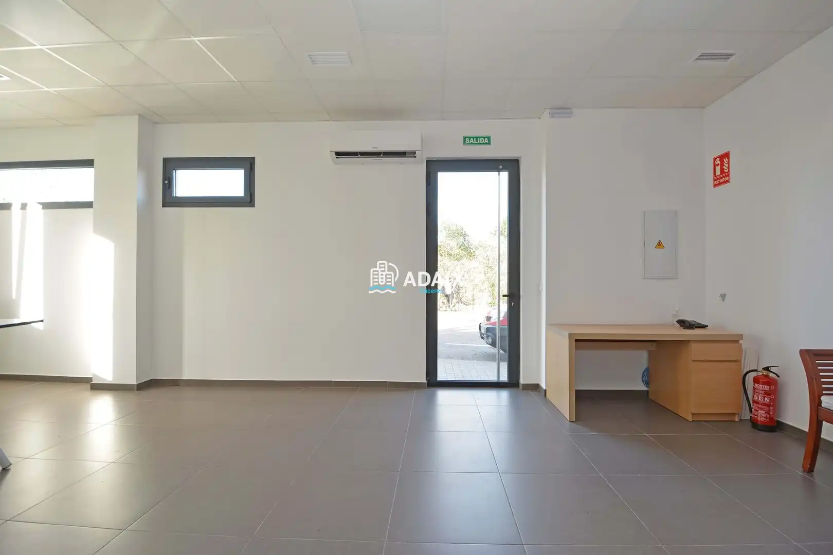 Business premises for sale in Calle Juan Ramón Jiménez número  de Cáceres, imagen 7