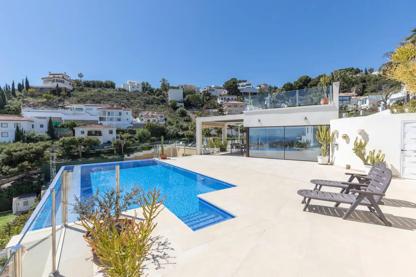 Piscina de Casa o xalet en venda en Salobreña amb Aire condicionat, Jardí privat i Piscina