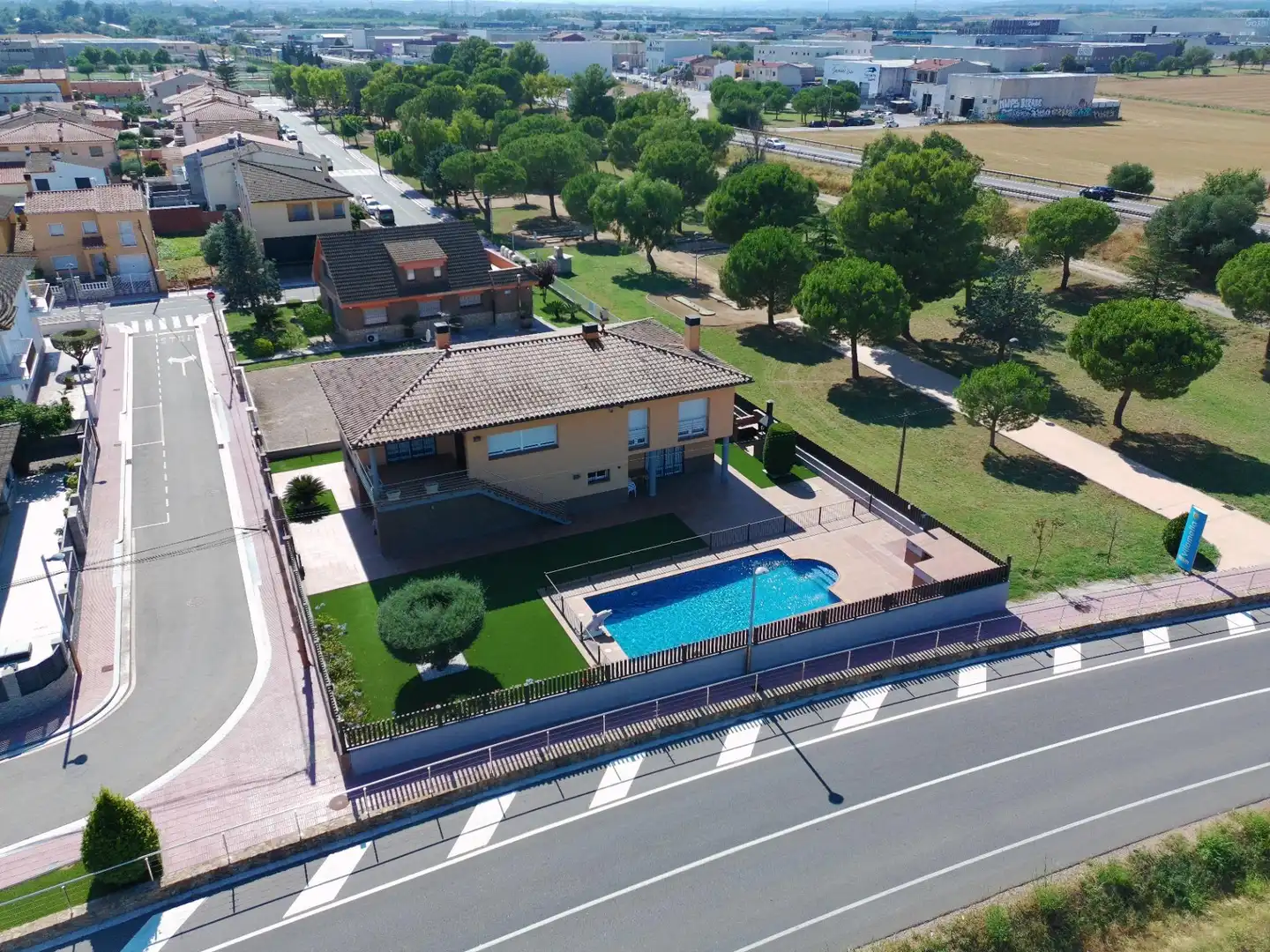 Villa avec terrasse à louer à Calle del Riu Muga