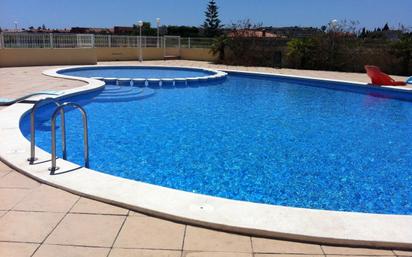 Piscina de Casa adosada en venda en Almazora / Almassora amb Aire condicionat i Terrassa