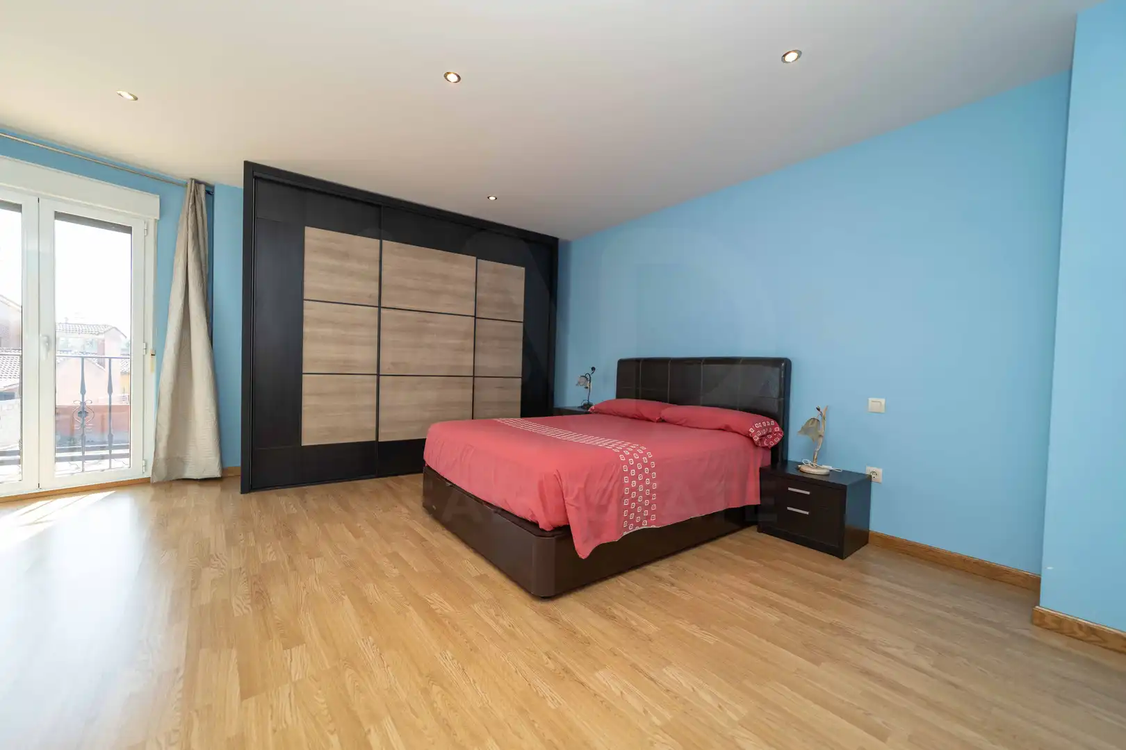 Habitación de Casa o chalet en venta en León Capital  con Calefacción y Terraza