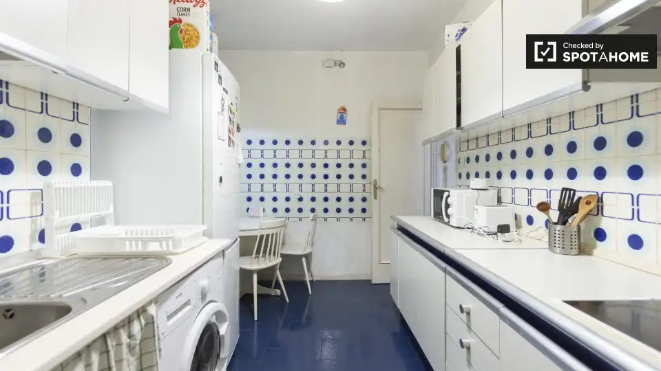 Kitchen of Flat for rent in Madrid  with Air Conditioner, Heating and Furnished