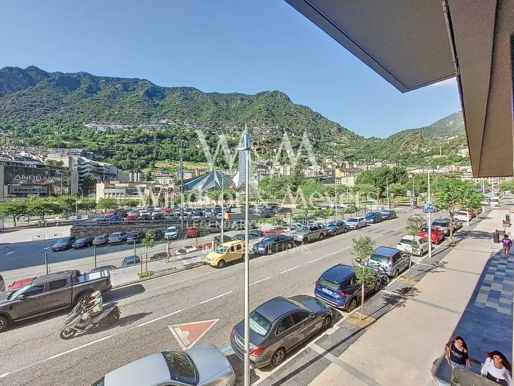 Vista exterior de Oficina de alquiler en Escaldes – Engordany con Calefacción