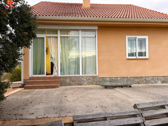 Casa-chalet en Venta en Zarzuela del Monte