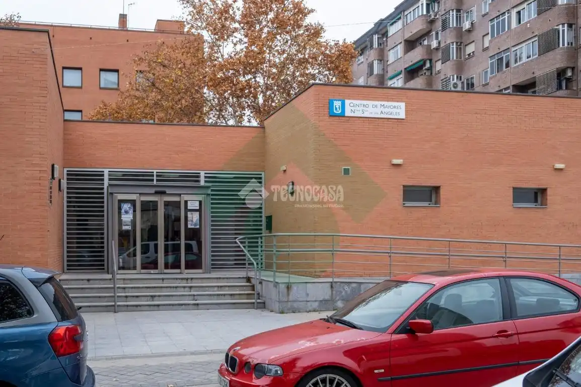 Vista exterior de Piso en venta en Madrid con Calefacción
