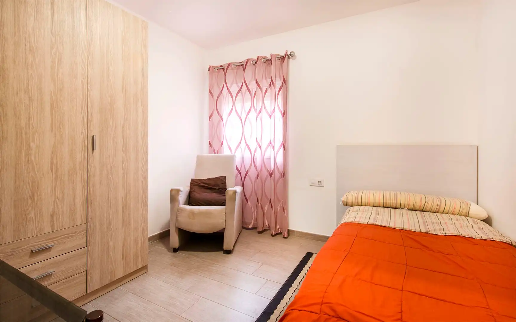 Schlafzimmer von Haus oder Chalet zum Verkauf in Sant Boi de Llobregat mit Privatgarten und Terrasse