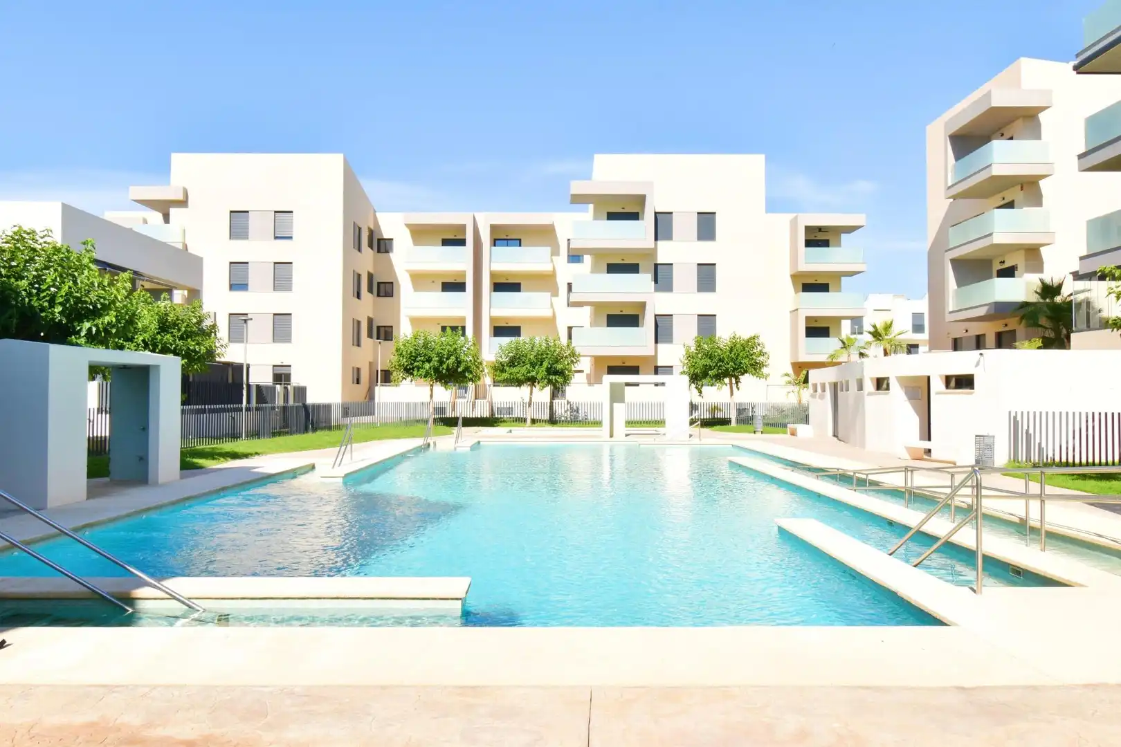 Schwimmbecken von Wohnung zum Verkauf in El Ejido mit Klimaanlage, Terrasse und Abstellraum