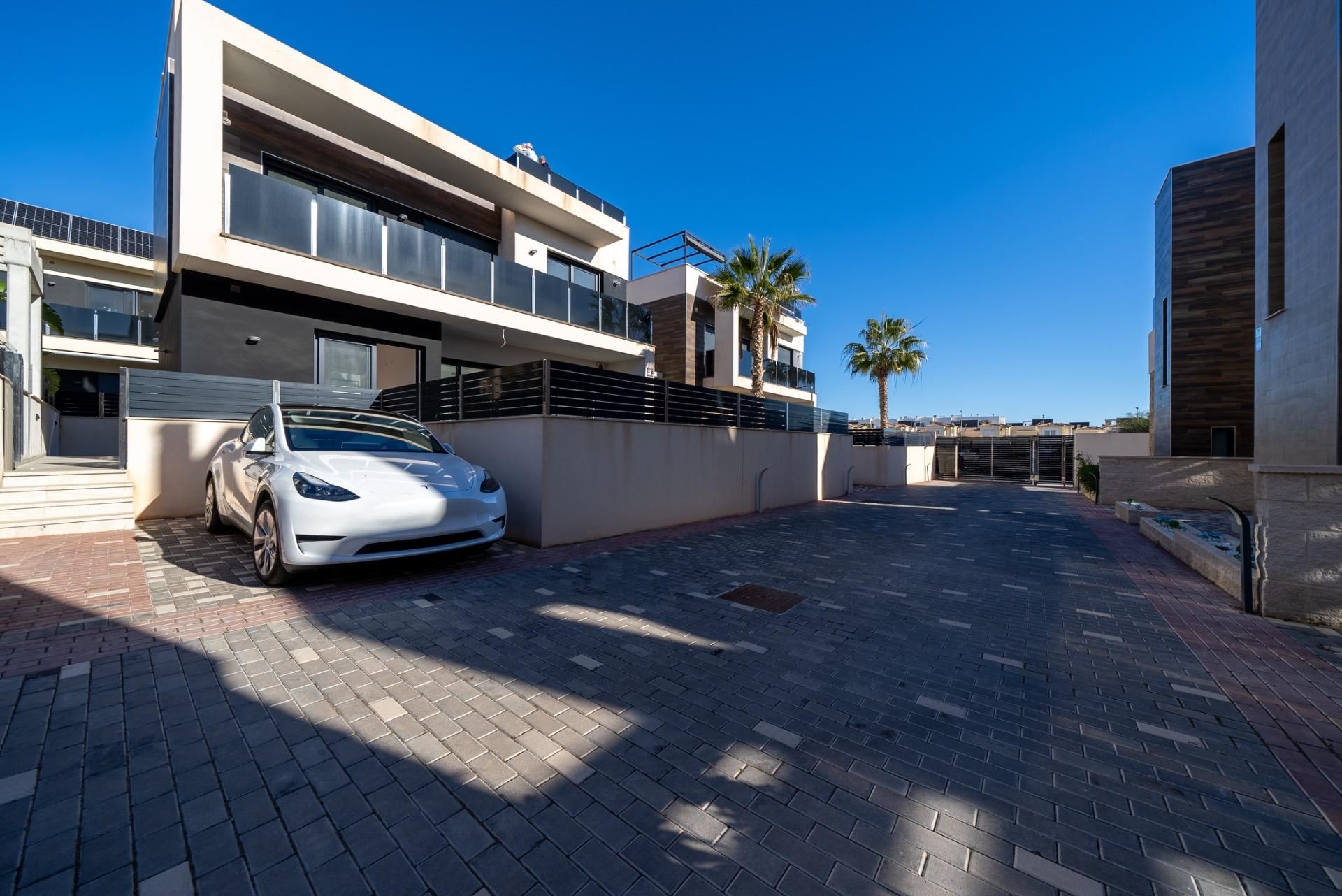 Parking of House or chalet for sale in Orihuela  with Air Conditioner, Heating and Private garden