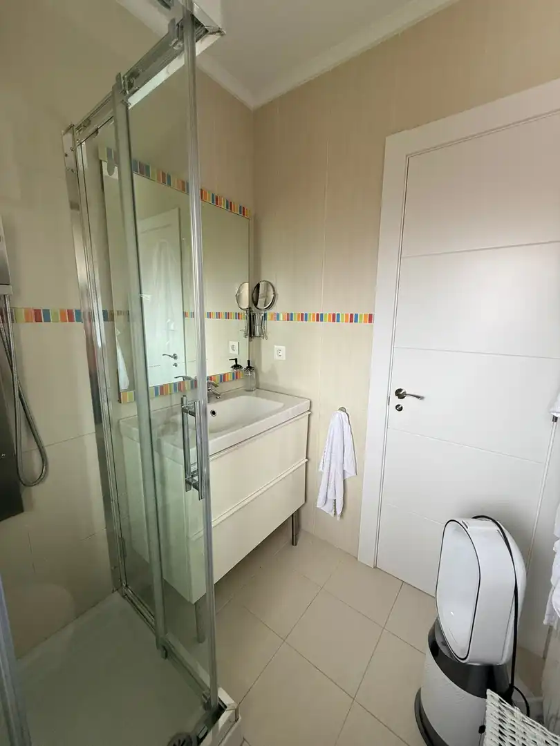 Badezimmer von Einfamilien-Reihenhaus zum Verkauf in Camargo mit Heizung und Terrasse
