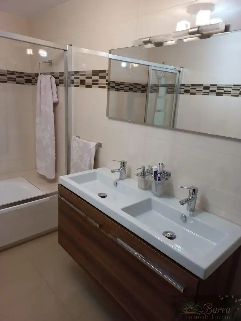 Baño de Piso en venta en Rute con Terraza y Balcón