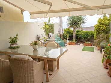 Adossat amb jardí en venda a TINGUAFAYA