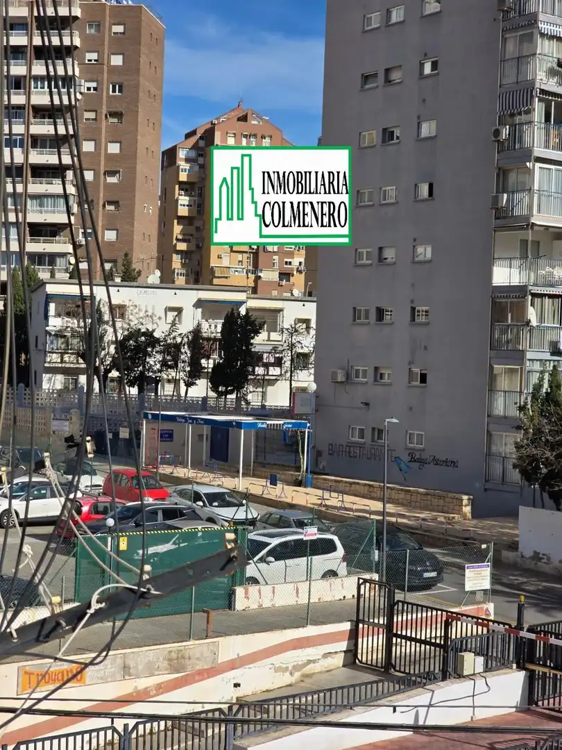 Vista exterior de Estudi en venda en Benidorm amb Aire condicionat, Moblat i Piscina comunitària