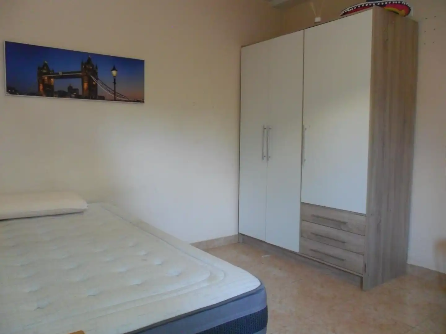 Habitación de Piso de alquiler en Granada con Calefacción y Jardín privado