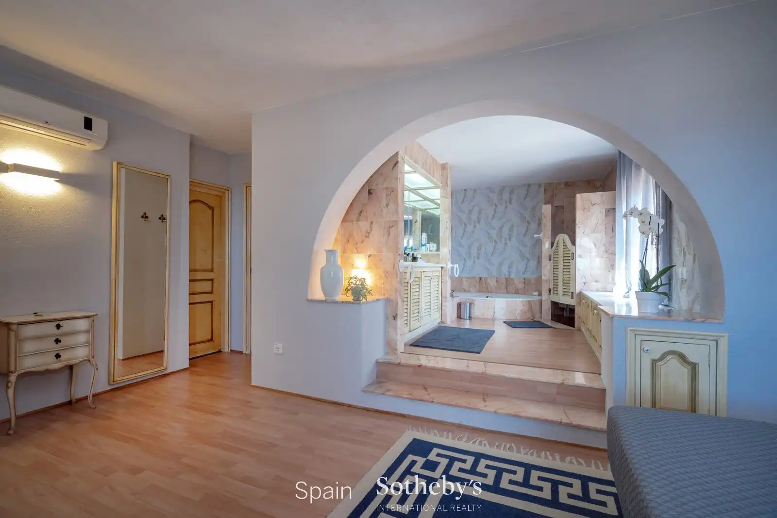 House with pool for sale in Carrer Osca, imagen 15