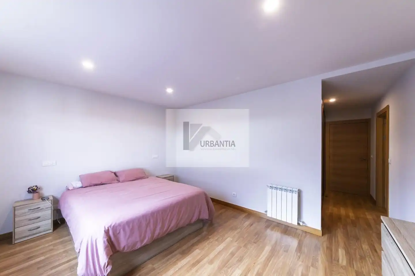 Bedroom of Flat for sale in Iza / Itza  with Heating, Parquet flooring and Storage room