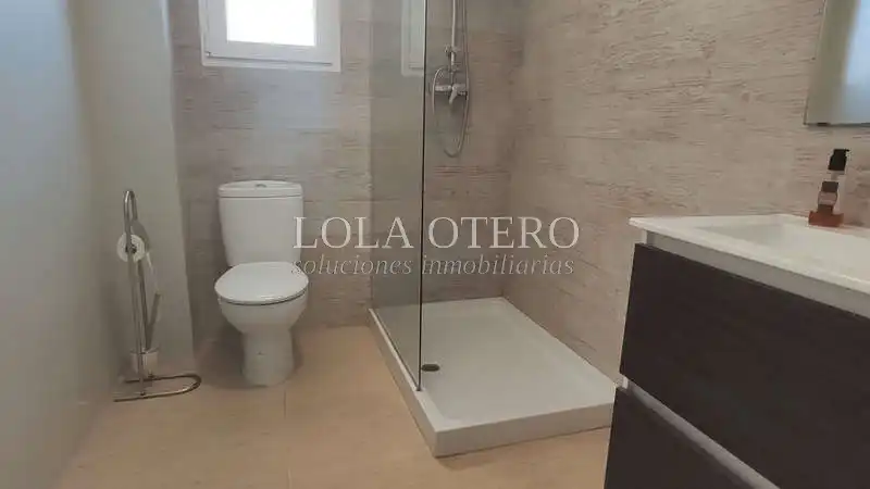 Bathroom of Attic for rent in Valencia  with Air Conditioner, Heating and Terrace