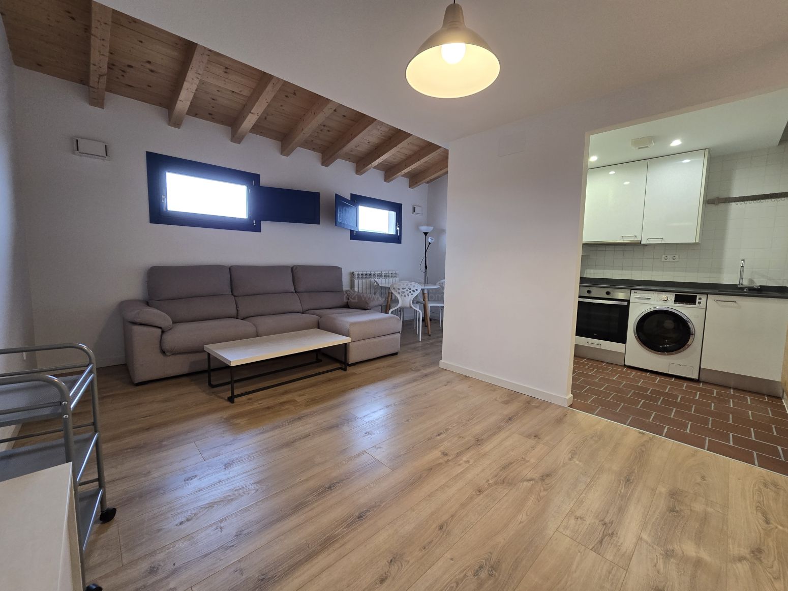 Sala d'estar de Pis de lloguer en  Logroño amb Calefacció i Parquet