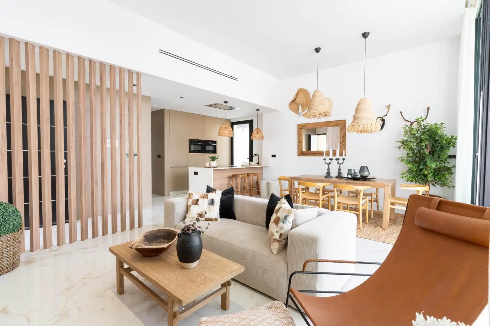 Sala d'estar de Casa o xalet en venda en Torrevieja amb Aire condicionat, Calefacció i Jardí privat