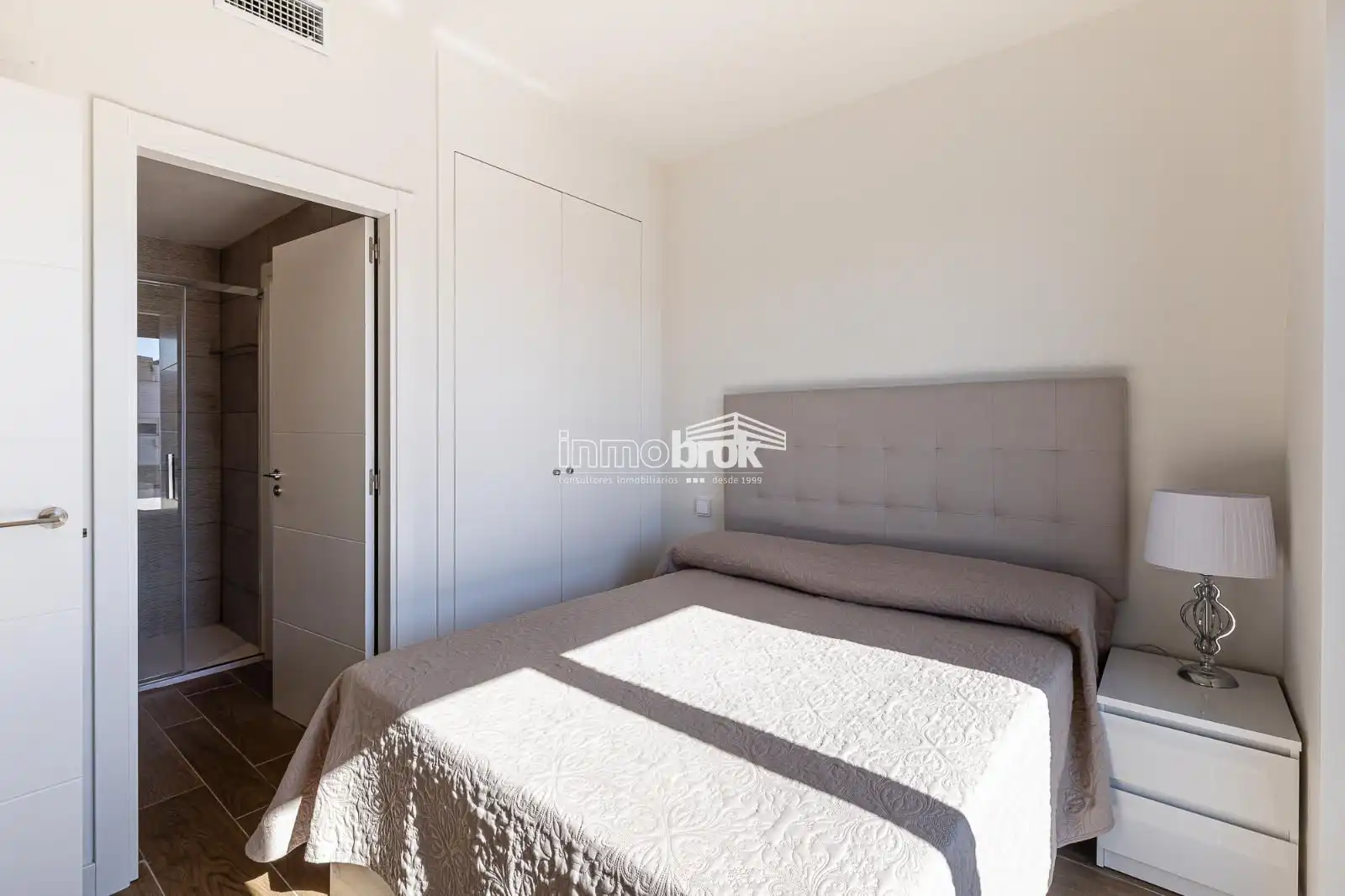 Habitación de Piso de alquiler en Madrid con Aire acondicionado, Trastero y Piscina